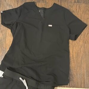 Figs top and bottom black large